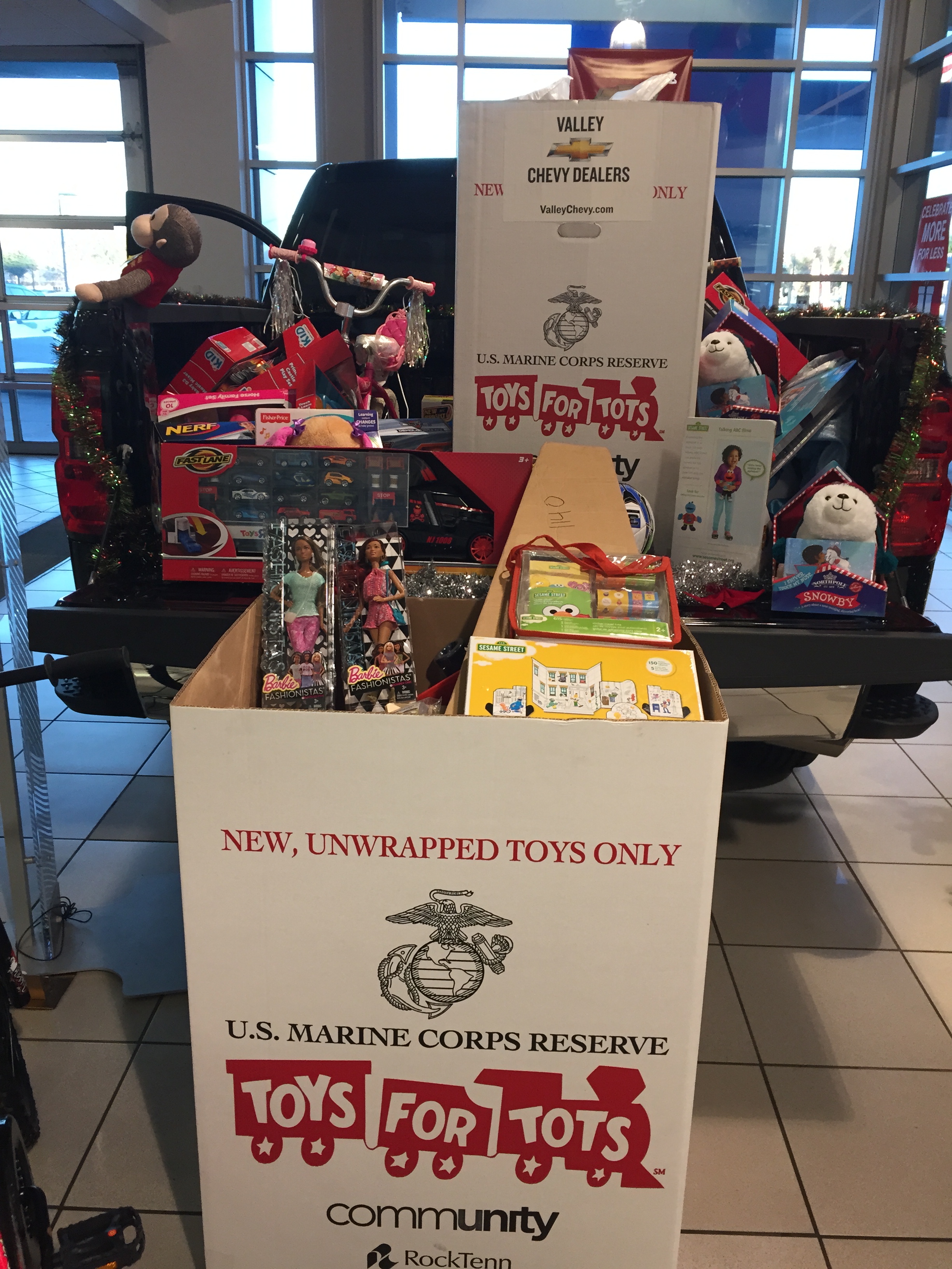 Toys For Tots Drive (002).JPG